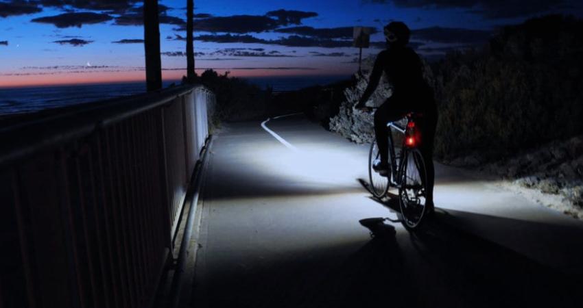 Lighting and reflectors mandatory on speed pedelec. Lighting and reflectors mandatory on speed pedelec.
