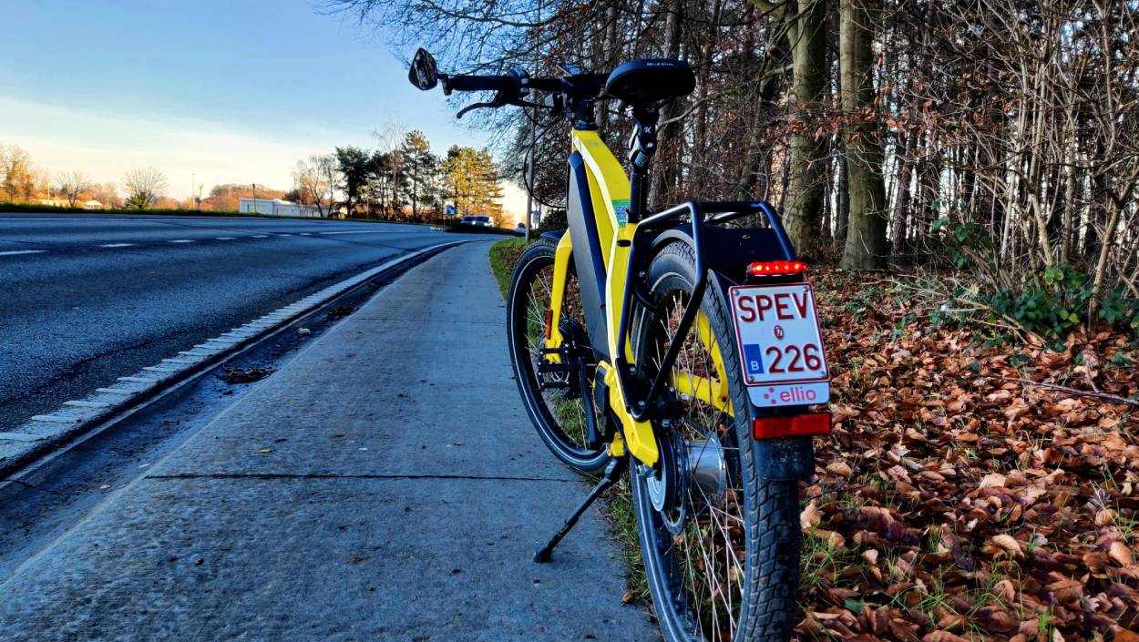 Fat tires for extra grip at high speeds