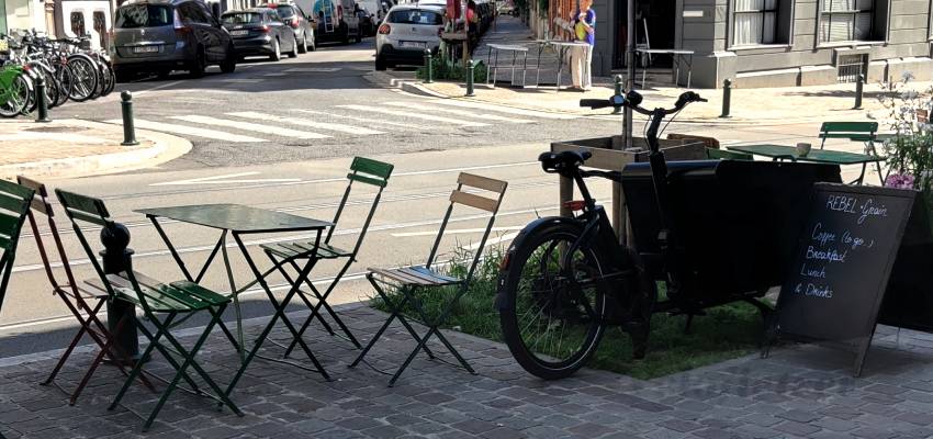 Parking an Urban Arrow cargo bike